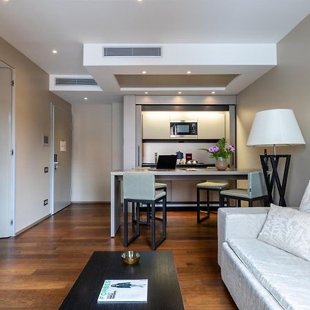 Nj Hotels & Apartments San Pietro All'Orto 6 Milan Bagian luar foto