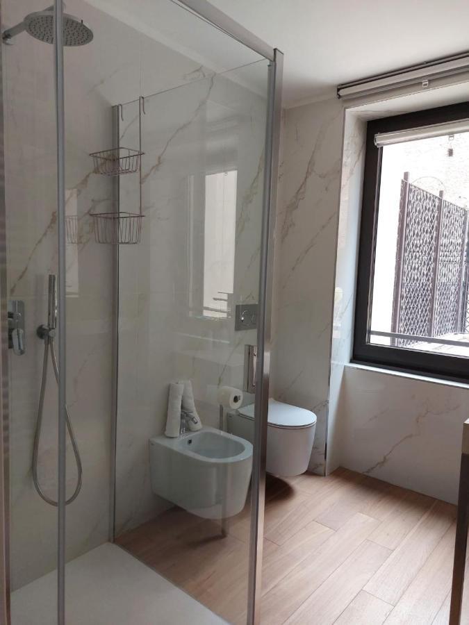 Nj Hotels & Apartments San Pietro All'Orto 6 Milan Bagian luar foto