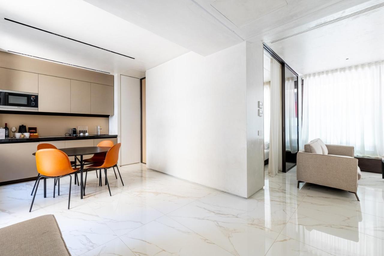 Nj Hotels & Apartments San Pietro All'Orto 6 Milan Bagian luar foto