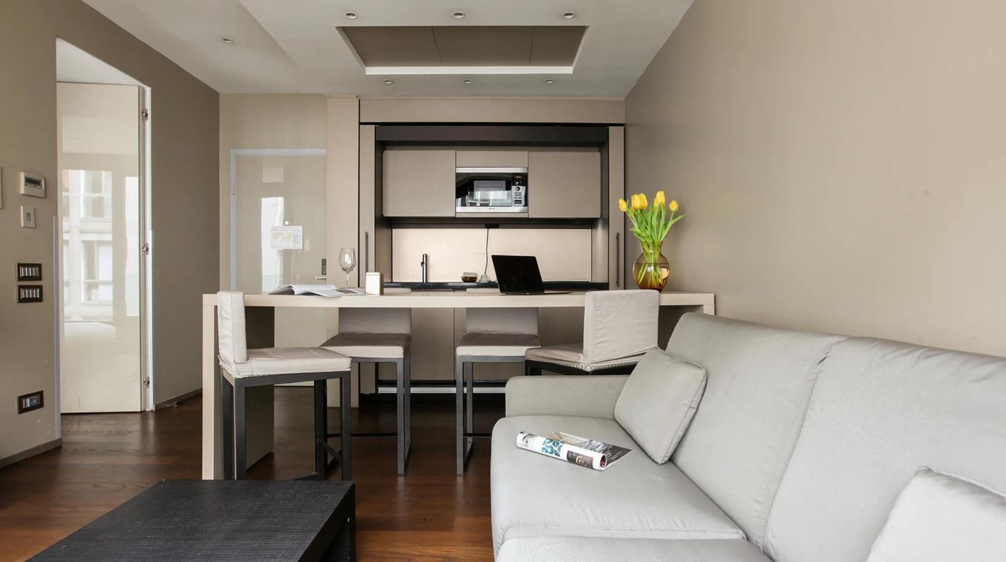 Nj Hotels & Apartments San Pietro All'Orto 6 Milan Bagian luar foto
