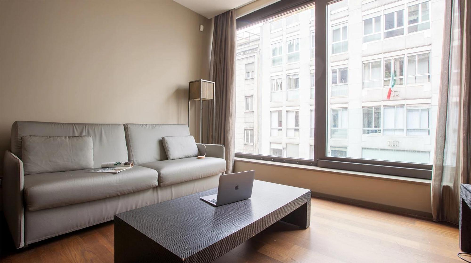 Nj Hotels & Apartments San Pietro All'Orto 6 Milan Bagian luar foto