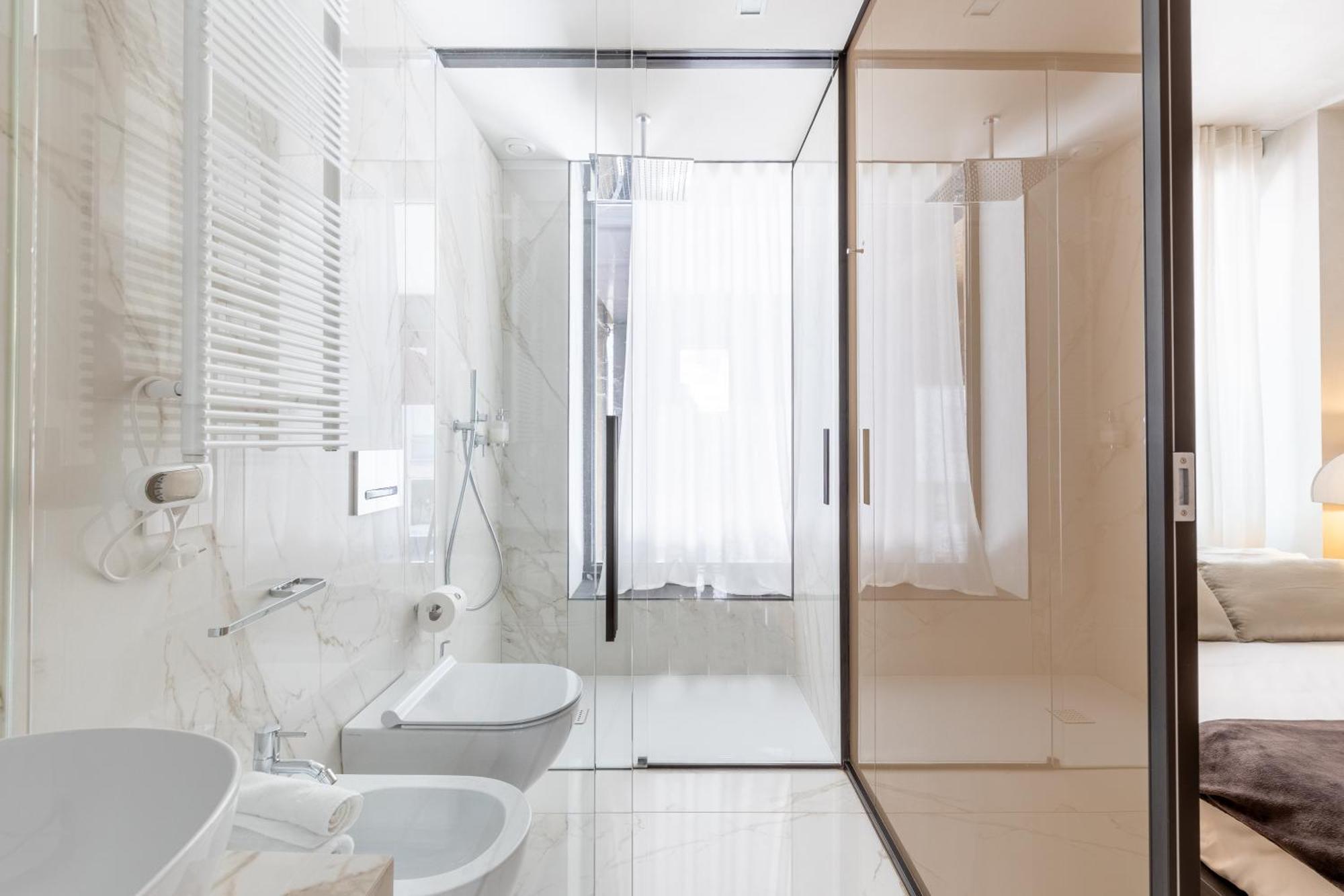 Nj Hotels & Apartments San Pietro All'Orto 6 Milan Bagian luar foto