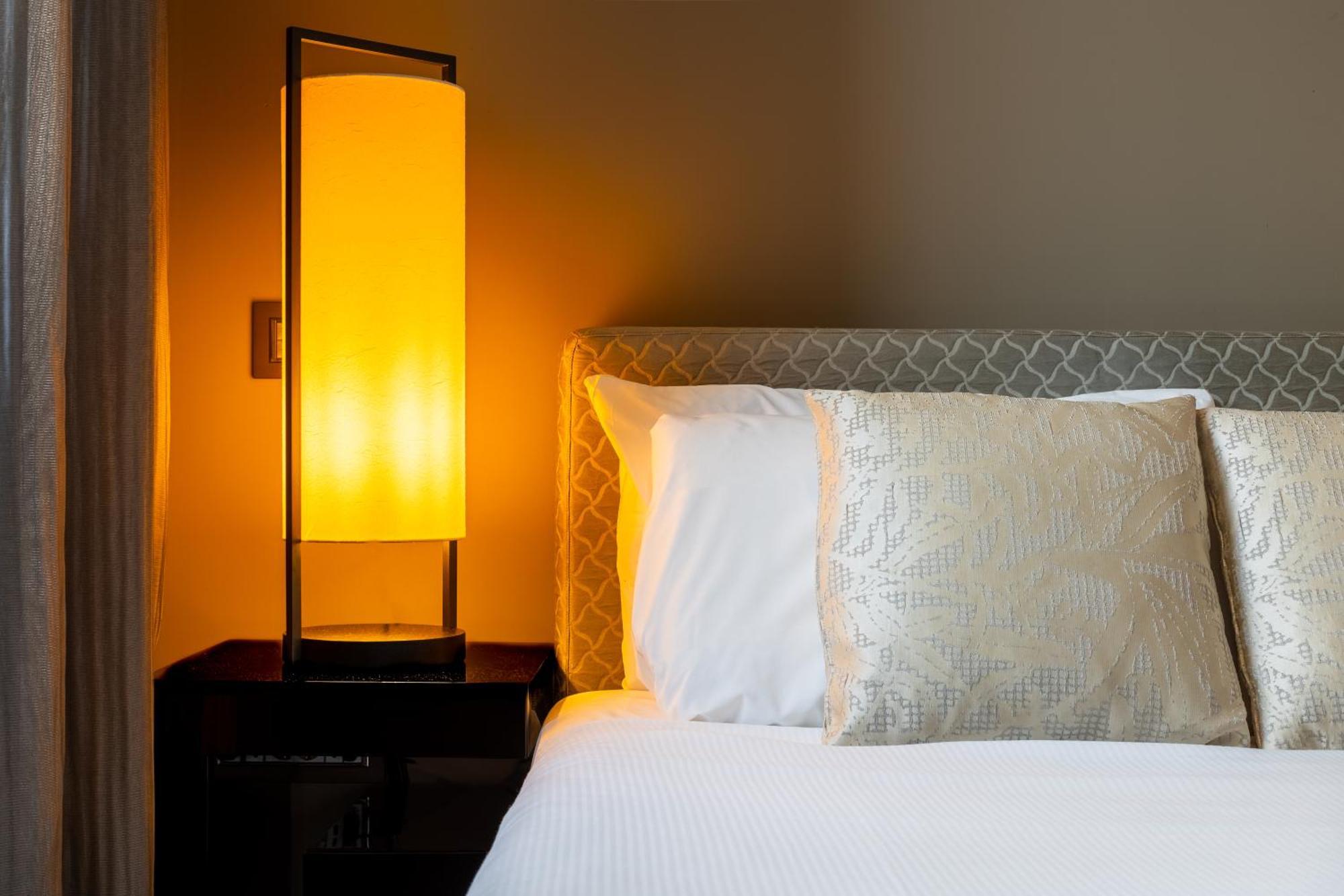 Nj Hotels & Apartments San Pietro All'Orto 6 Milan Bagian luar foto