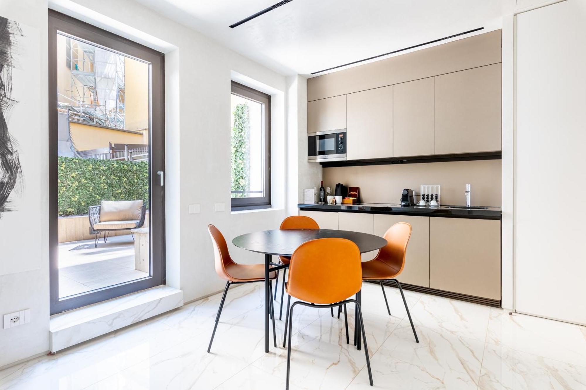 Nj Hotels & Apartments San Pietro All'Orto 6 Milan Bagian luar foto