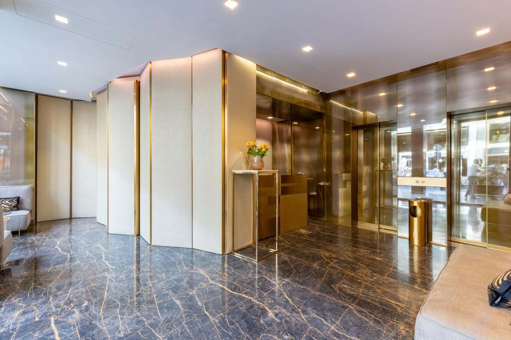 Nj Hotels & Apartments San Pietro All'Orto 6 Milan Bagian luar foto