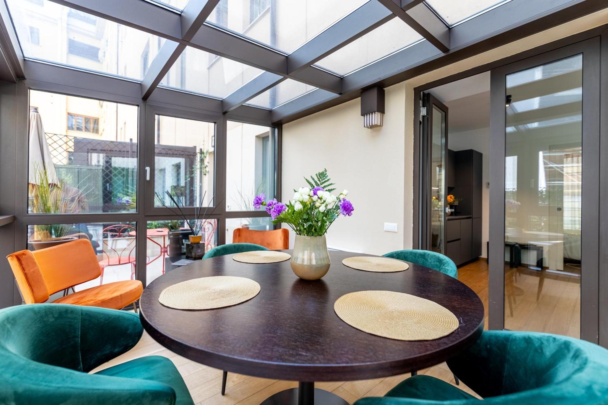 Nj Hotels & Apartments San Pietro All'Orto 6 Milan Bagian luar foto