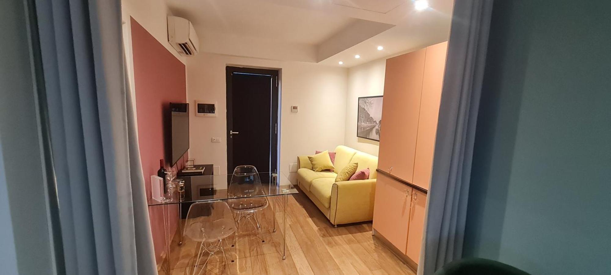 Nj Hotels & Apartments San Pietro All'Orto 6 Milan Bagian luar foto